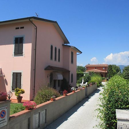 Affittacamere Villa Delia Лукка Экстерьер фото