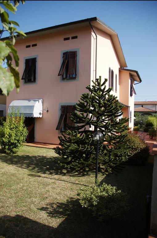 Affittacamere Villa Delia Лукка Экстерьер фото